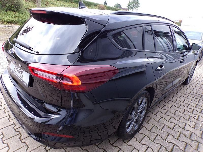 Gebraucht Ford Focus ST-Line 125 PS (91 kW) 2024 Schwarz Limousine