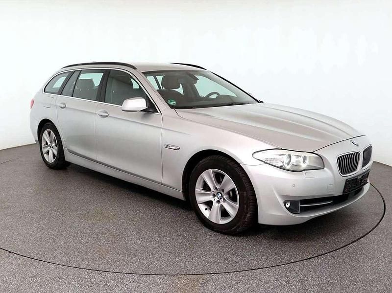 Gebraucht BMW 528 245 PS (180 kW) 2011 Titansilber Kombi