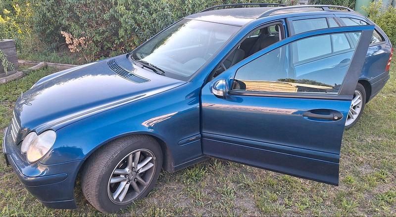 Blau Gebraucht 2002 Mercedes C270 Kombi | 1.990 € (Superpreis) - Bild 1/4