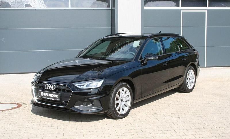 Schwarz Gebraucht 2023 Audi A4 Ambiente Kombi | 28.480 € (Superpreis) - Bild 1/4