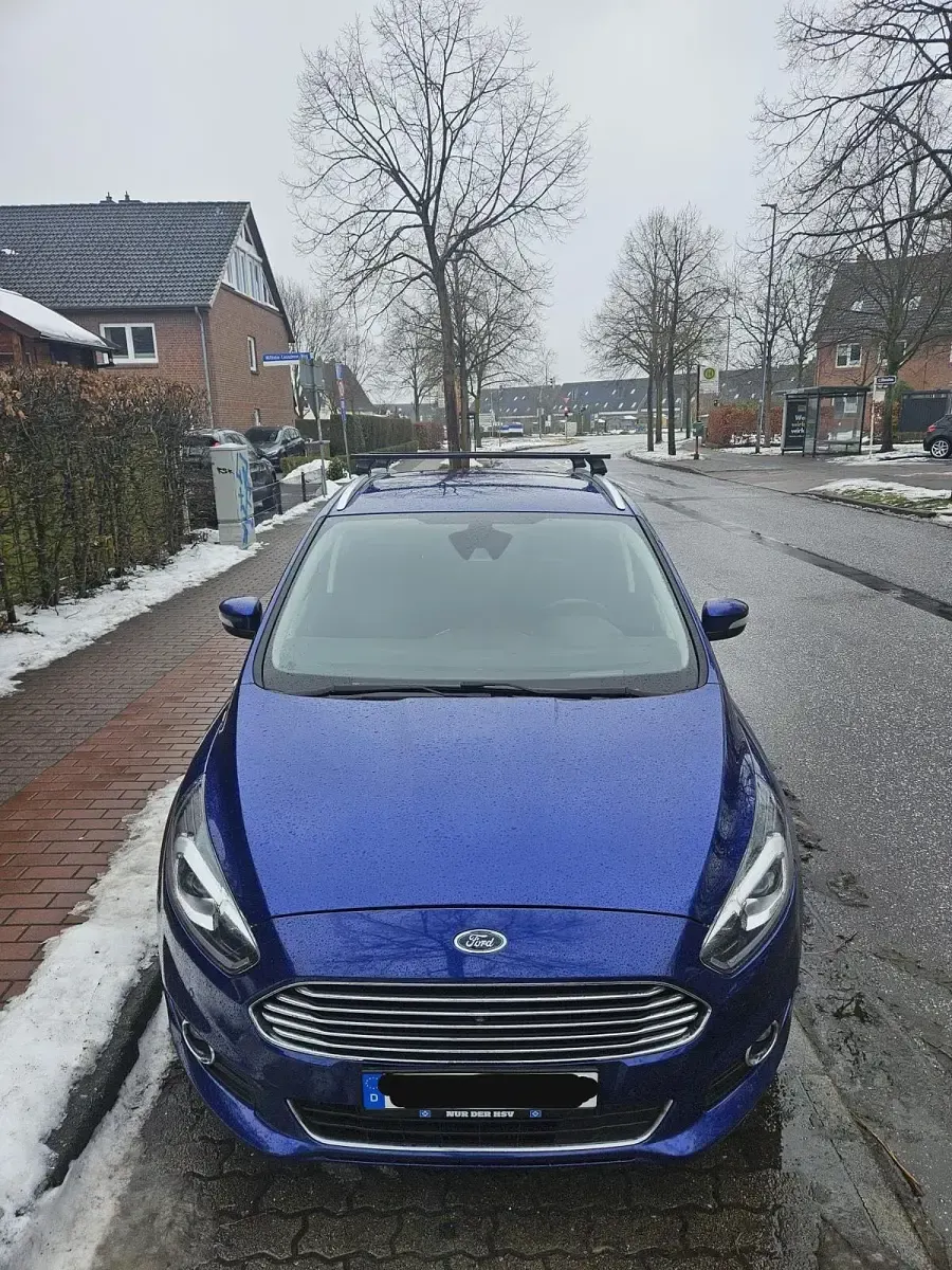 Gebraucht Ford S-MAX Titanium 180 PS (132 kW) 2017 Blau Van / Kleinbus