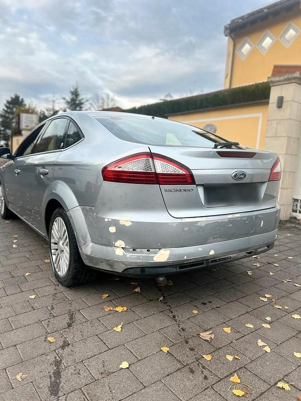 Gebraucht Ford Mondeo 140 PS (102 kW) 2007 Silber Limousine