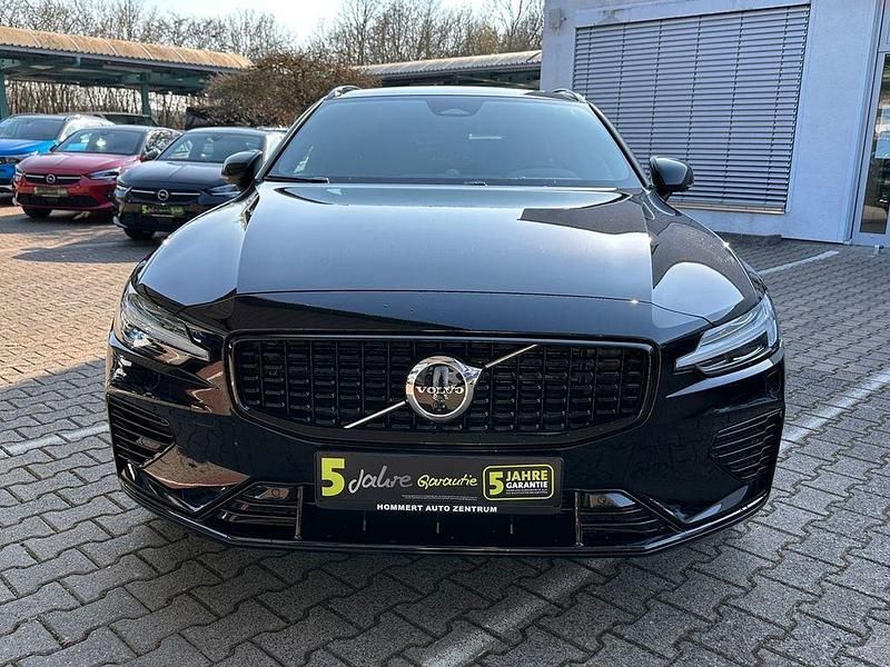 Neu Volvo V60 Plus 398 PS (292 kW) 2025 Schwarz Kombi