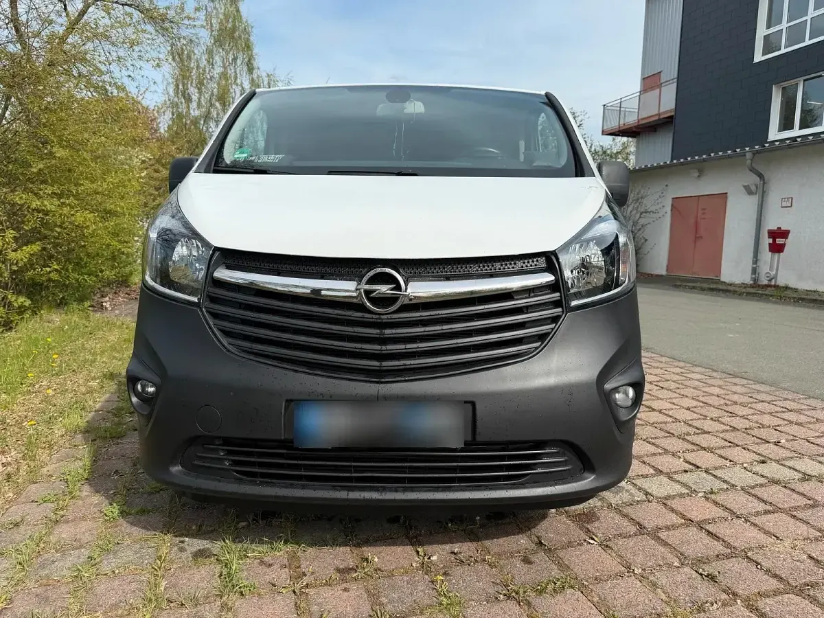 Usata Opel Vivaro 140 CV (102 kW) 2016 Bianco Monovolume