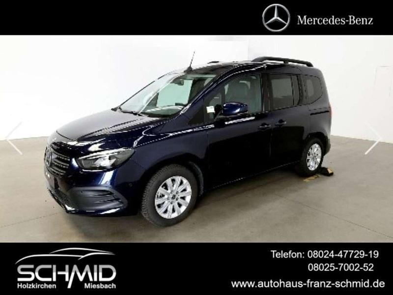 Blau Gebraucht 2024 Mercedes T180 Progressive Van / Kleinbus | 30.444 € (Fairer Preis) - Bild 1/4