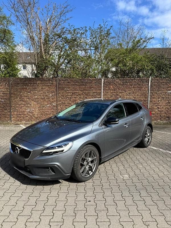 Second-hand Volvo V40 CC 190 CP (139 kW) 2017 Gri Break