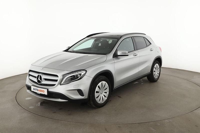 Gebraucht Mercedes GLA200 136 PS (100 kW) 2016 Silber SUV