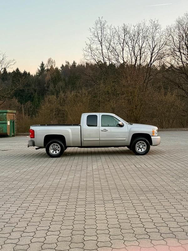 Second-hand Chevrolet Silverado 2007 Bej SUV