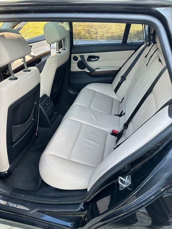 Gebraucht BMW 330 245 PS (180 kW) 2012 Schwarz Kombi