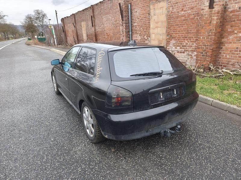 Gebraucht Audi A3 90 PS (66 kW) 1998 Schwarz Kleinwagen