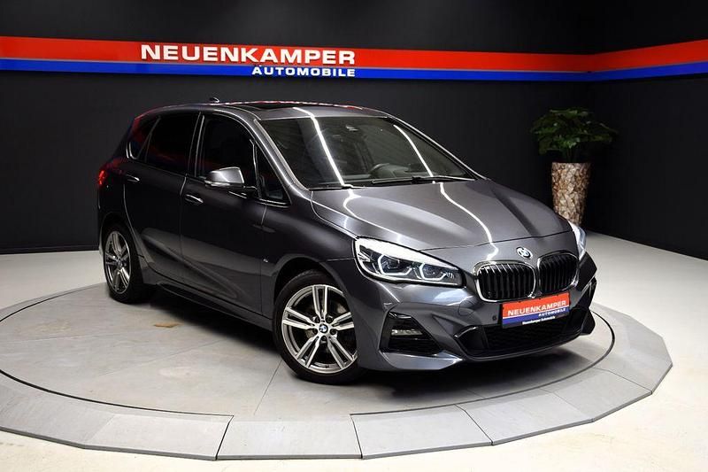 Grau Gebraucht 2018 BMW 220 Active Tourer M Sport Van / Kleinbus | 20.890 € (Fairer Preis) - Bild 1/4