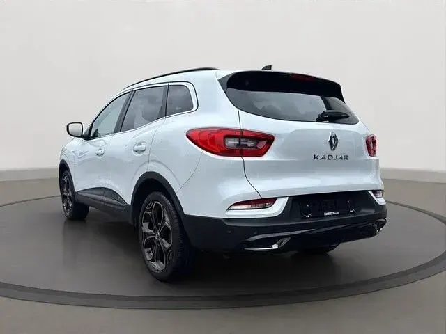 Gebraucht Renault Kadjar 158 PS (116 kW) 2021 Weiss "nacre" SUV