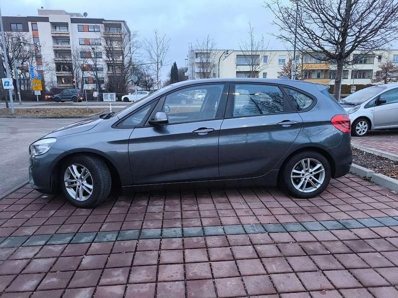 Gebraucht BMW 218 Advantage 150 PS (110 kW) 2015 Grau Kombi