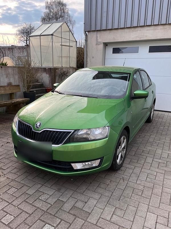 Gebraucht Skoda Rapid Ambition 105 PS (77 kW) 2013 Grün Kleinwagen