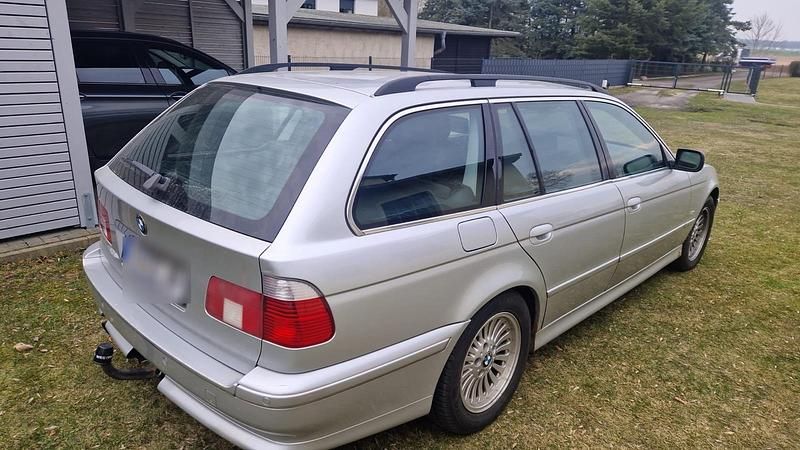 Gebraucht BMW 525 192 PS (141 kW) 2003 Silber Kombi