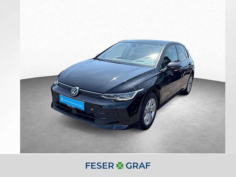 Grenadillschwarz metallic Gebraucht 2024 VW Golf VIII Life Limousine | 24.440 € (Guter Preis) - Bild 1/4
