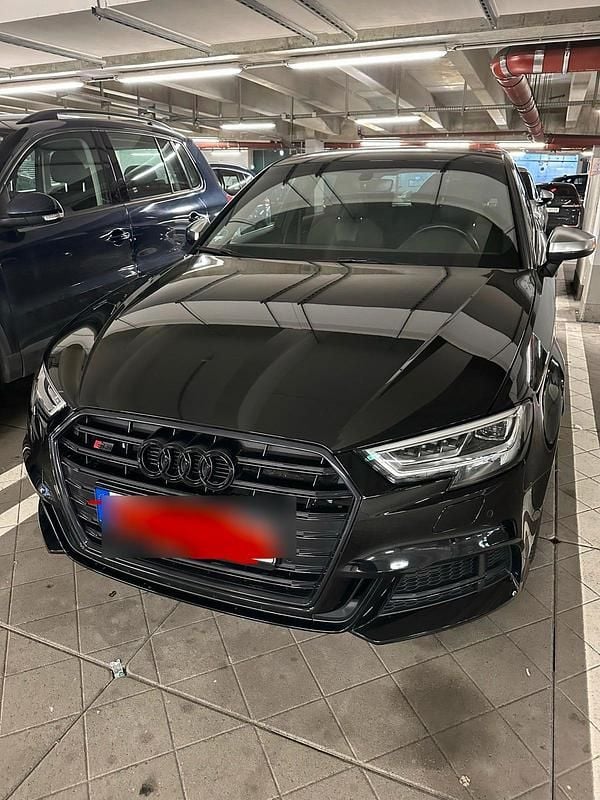 Schwarz Gebraucht 2018 Audi S3 Sportback Kombi | 24.600 € (Guter Preis) - Bild 1/4