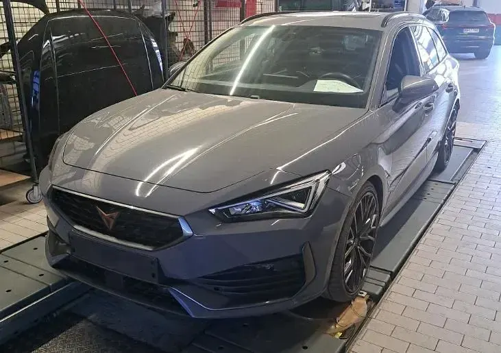 Gebraucht Cupra Leon VZ 310 PS (228 kW) 2023 Grau Limousine