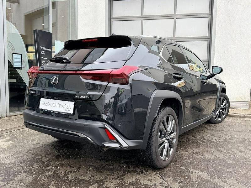 Gebraucht Lexus UX 250h Sport Design Packet 152 PS (111 kW) 2024 Schwarz SUV