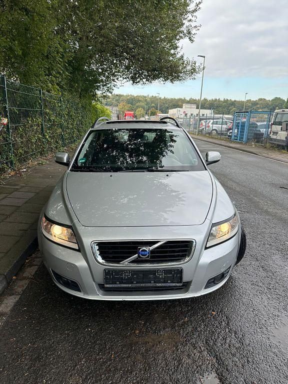Silber Gebraucht 2010 Volvo V50 Kombi | 3.500 € (Teuer) - Bild 1/4