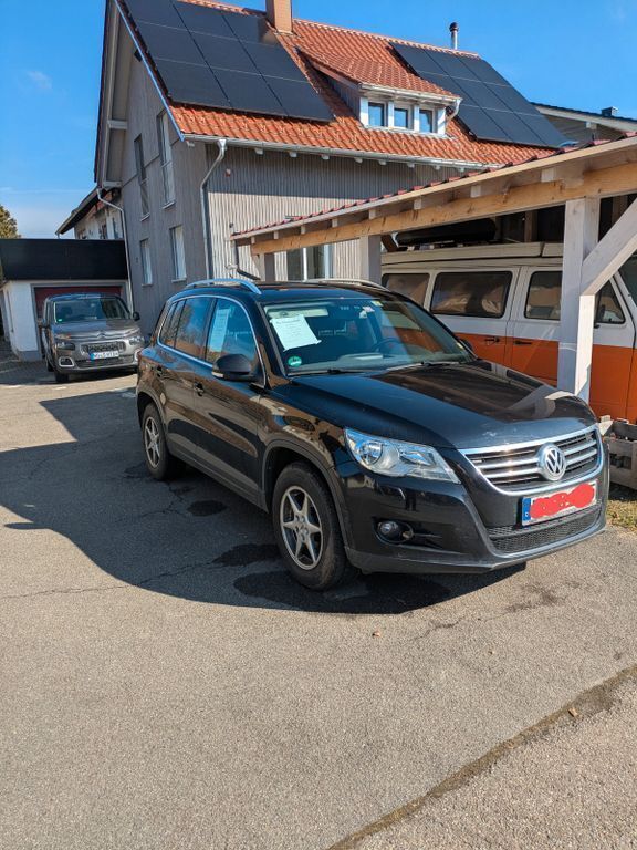 Schwarz Gebraucht 2010 VW Tiguan Team SUV | 8.999 € (Fairer Preis) - Bild 1/4