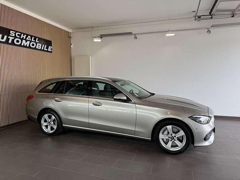 Gebraucht Mercedes C300e Avantgarde 204 PS (150 kW) 2022 Silber Limousine