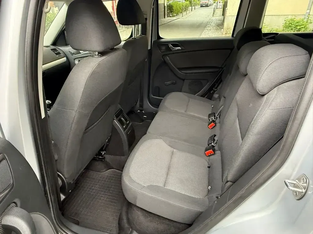 Używany Skoda Yeti Ambition 110 KM (80 kW) 2013 Srebrny SUV