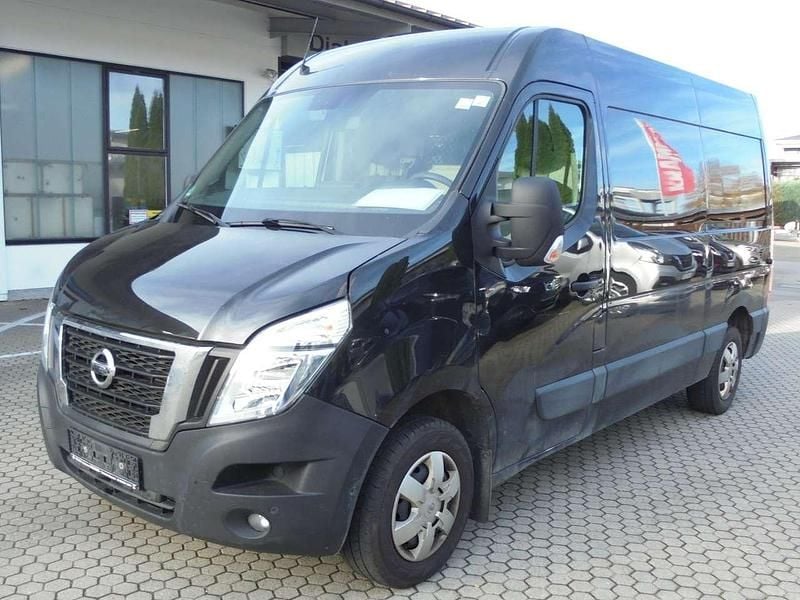 Enigma black Gebraucht 2022 Nissan Interstar Tekna Van | 18.990 € - Bild 1/4