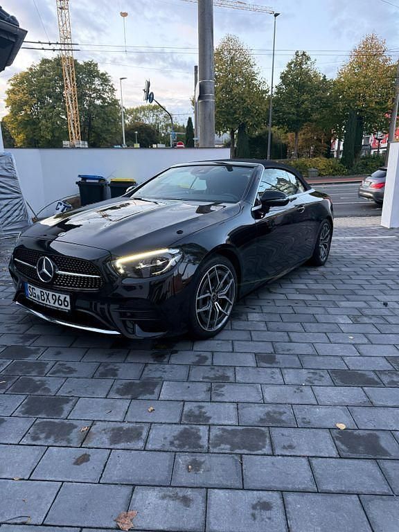 Schwarz Gebraucht 2021 Mercedes E220 AMG Cabrio | 43.000 € (Fairer Preis) - Bild 1/4