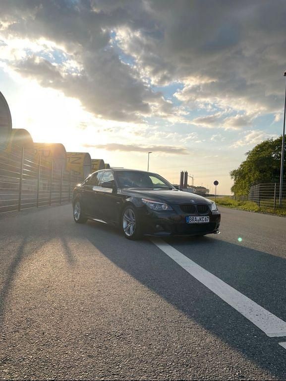 Gebraucht BMW 530 Sport Line 272 PS (200 kW) 2008 Schwarz Limousine
