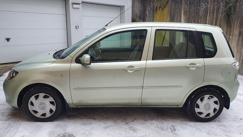 Gebraucht Mazda 2 75 PS (55 kW) 2007 Grün Kleinwagen