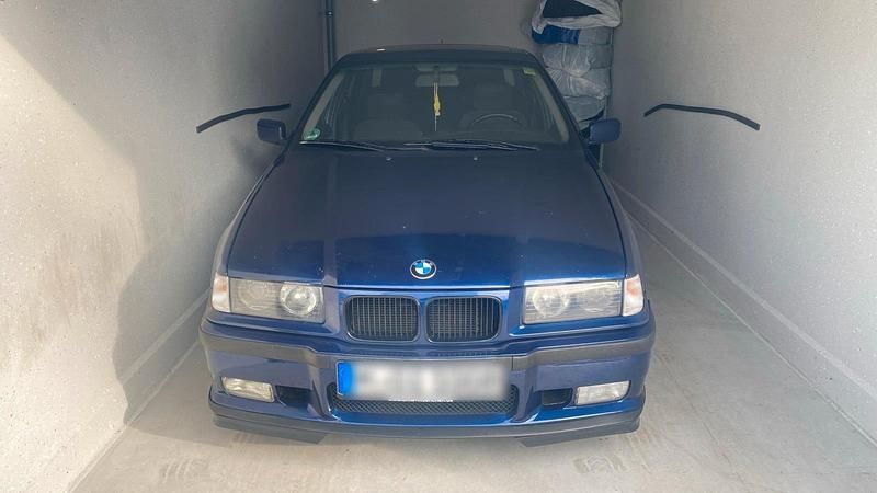 Gebraucht BMW 325 192 PS (141 kW) 1990 Blau Limousine