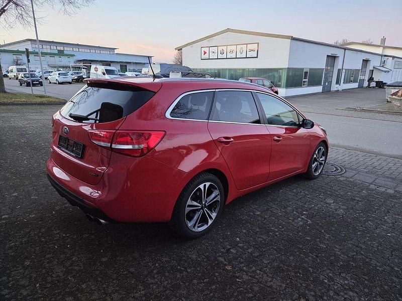 Gebraucht Kia Ceed GT-Line 120 PS (88 kW) 2015 Rot Kleinwagen
