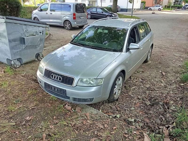 Gebraucht 2004 Audi A4 Kombi | 1.800 € (Guter Preis) - Bild 1/4