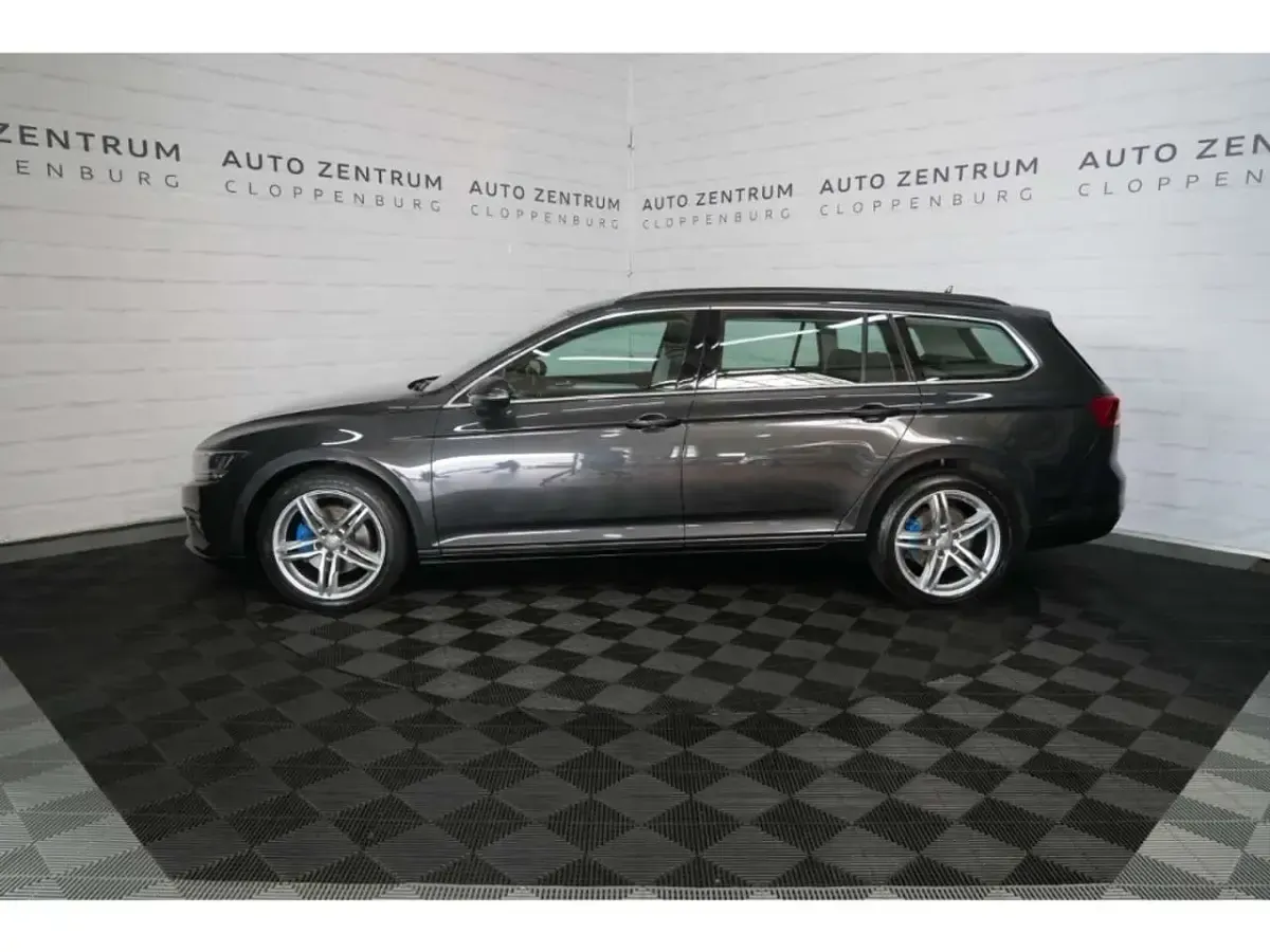 Gebraucht VW Passat Business 150 PS (110 kW) 2020 Grau Kombi