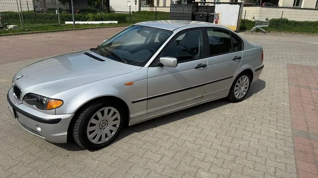 Używany BMW 320 150 KM (110 kW) 2002 Srebrny Sedan/Limuzyna
