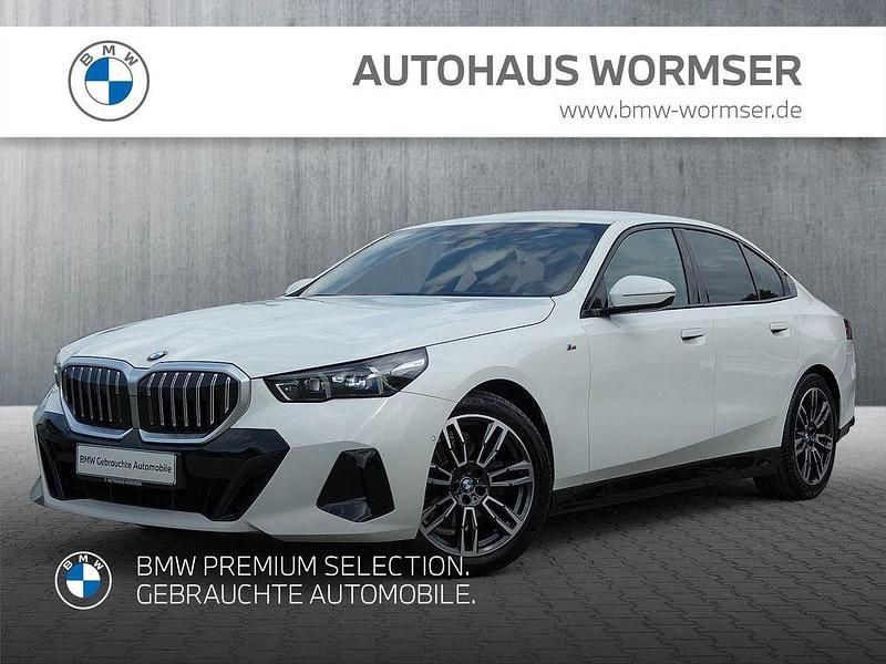 Alpinweiß uni Gebraucht 2024 BMW 520 M Sport Limousine | 49.790 € (Superpreis) - Bild 1/4