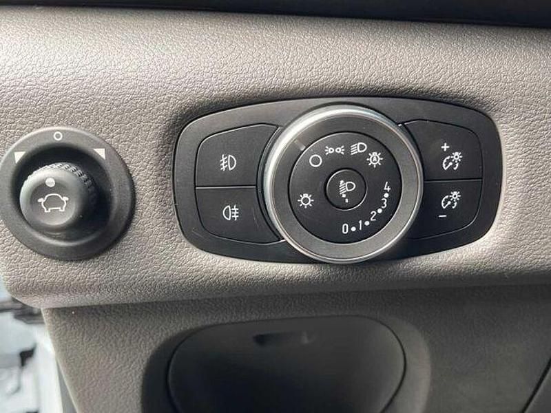 Gebraucht Ford Transit Trend 131 PS (96 kW) 2024 Frost weiß Van / Kleinbus
