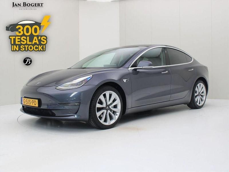 Grau Gebraucht 2019 Tesla Model 3 Long Range AWD Limousine | 22.400 € (Fairer Preis) - Bild 1/4