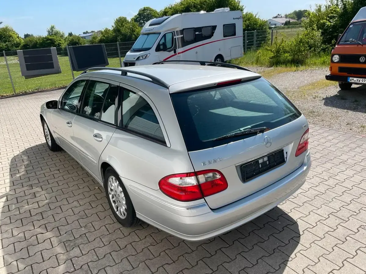 Gebraucht Mercedes E220 Elegance 150 PS (110 kW) 2004 Kombi
