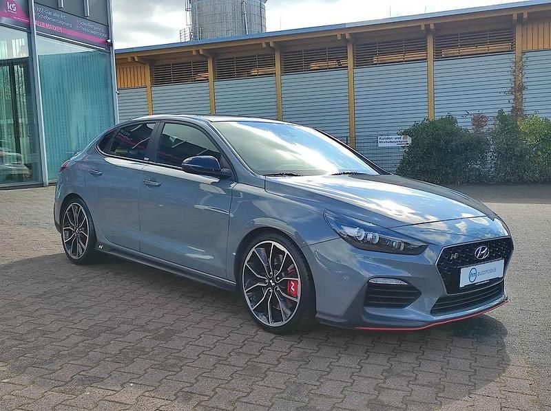 Gebraucht Hyundai i30 Comfort 275 PS (202 kW) 2020 Grau Limousine