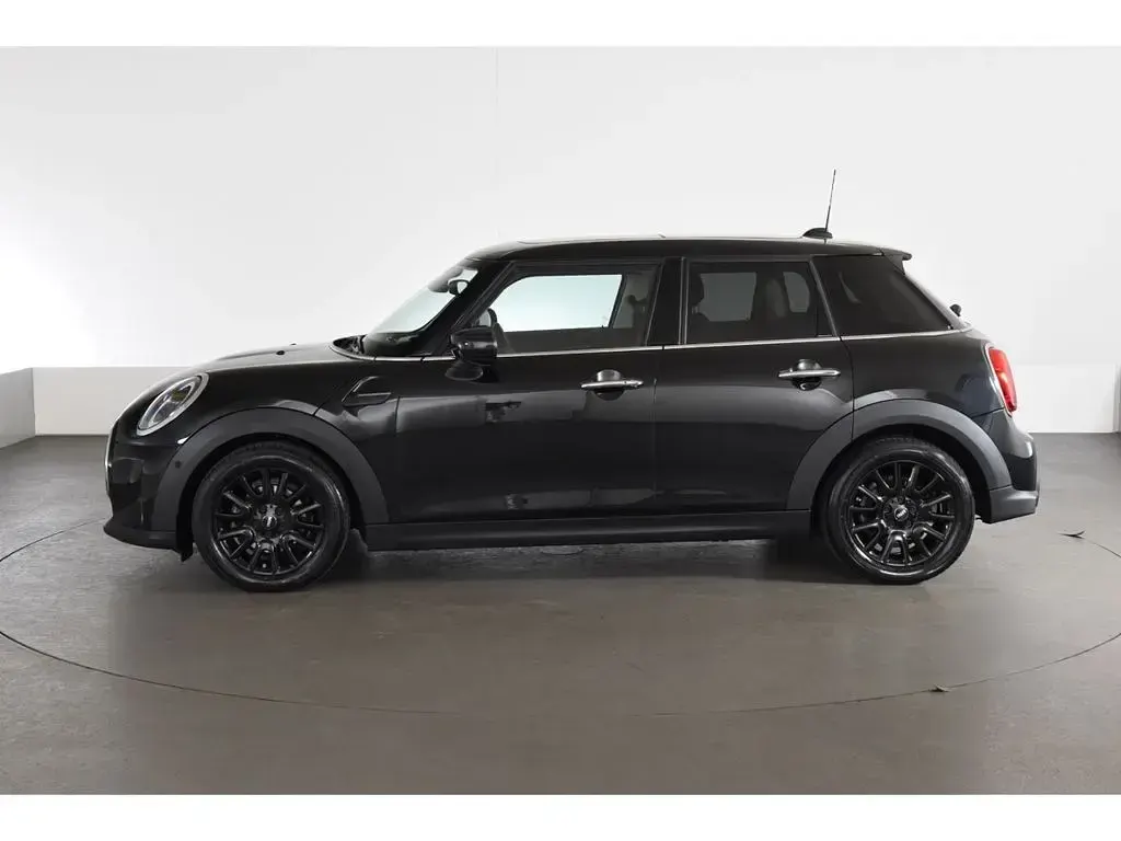 Gebraucht Mini Cooper Classic 136 PS (100 kW) 2022 Schwarz Kleinwagen