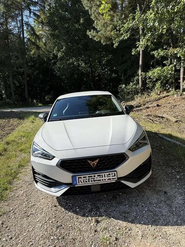 Gebraucht Cupra Leon VZ 245 PS (180 kW) 2021 Weiß Kleinwagen
