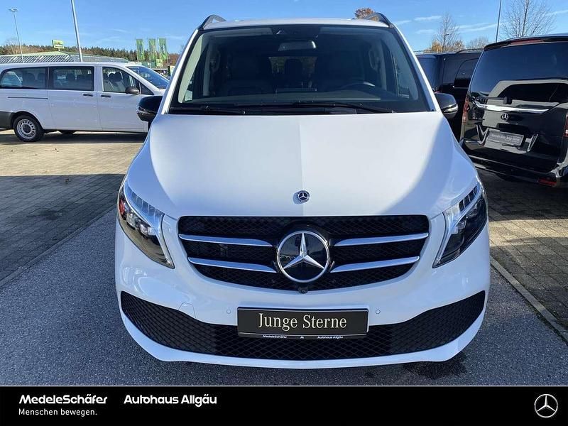 Gebraucht Mercedes V300 237 PS (174 kW) 2024 Bergkristallweiß Van / Kleinbus