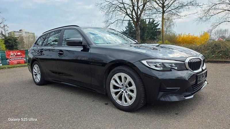 Gebraucht BMW 320 Advantage 190 PS (139 kW) 2022 Schwarz Kombi