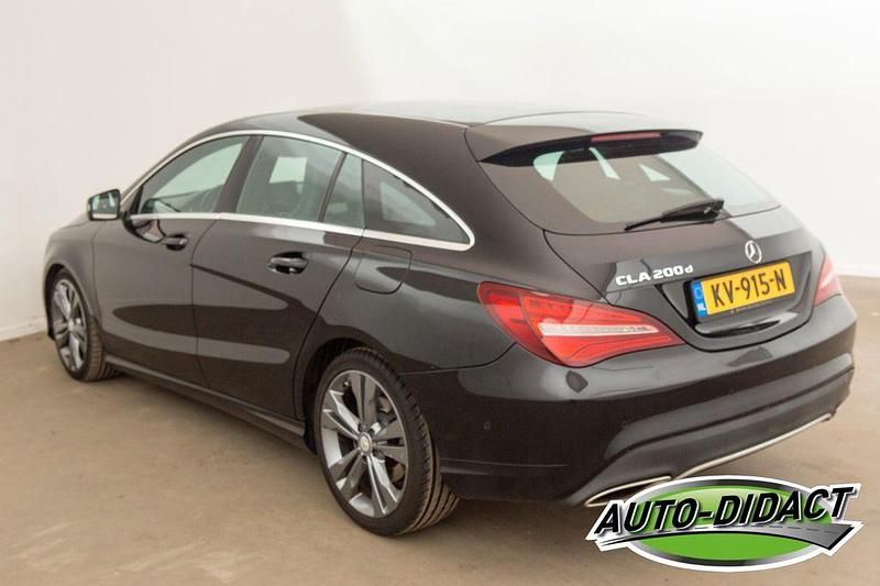 Gebraucht Mercedes CLA200 136 PS (100 kW) 2016 Schwarz Limousine
