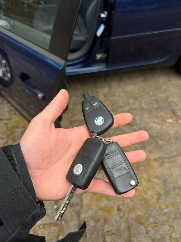 Gebraucht VW Golf V 105 PS (77 kW) 2006 Blau Kleinwagen