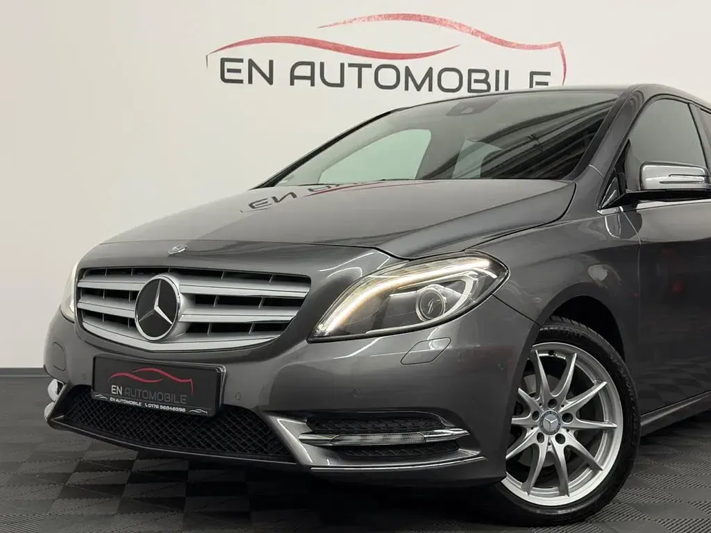 Gebraucht Mercedes B180 122 PS (89 kW) 2011 Grau Kleinwagen