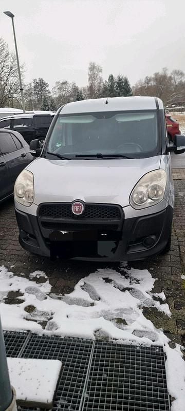 Silber Gebraucht 2012 Fiat Doblò Van / Kleinbus | 3.300 € (Guter Preis) - Bild 1/4