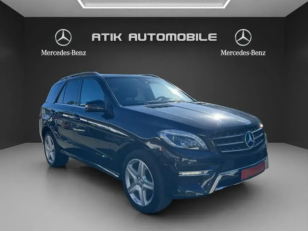 Gebraucht Mercedes ML350 AMG line 258 PS (189 kW) 2012 Schwarz (metallic) SUV